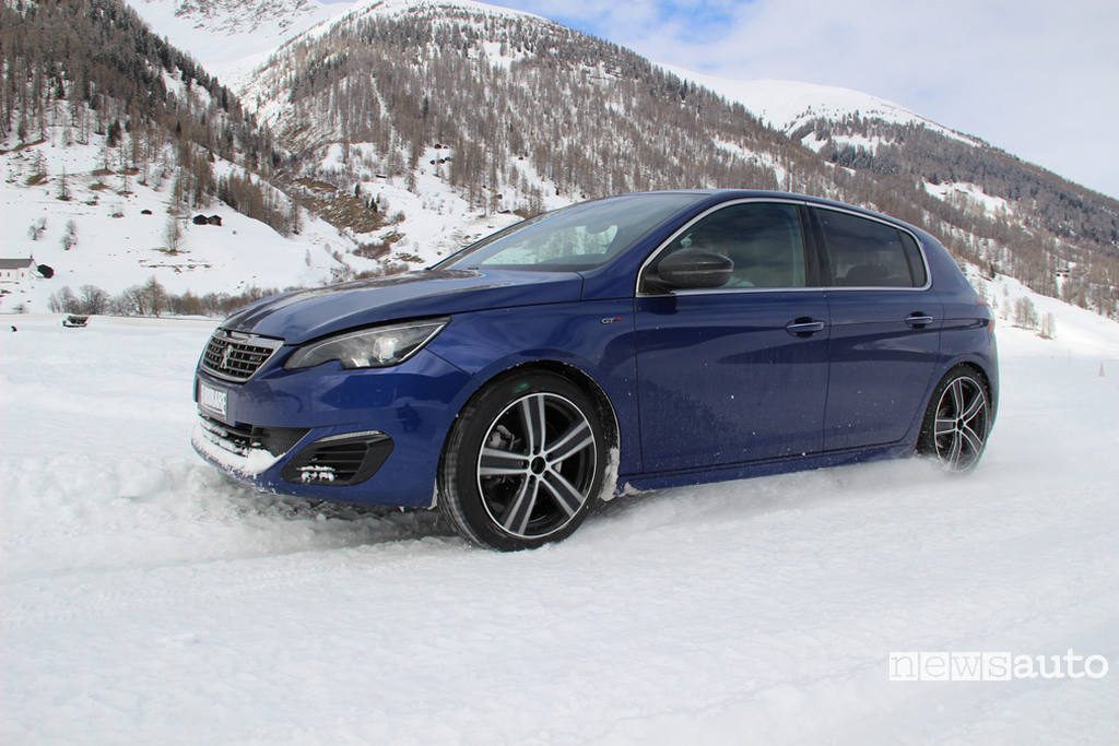 Test pneumatici invernali accelerazione su neve