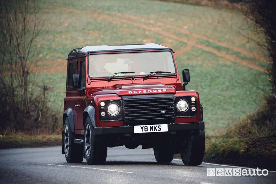 Land Rover Defender Works V8