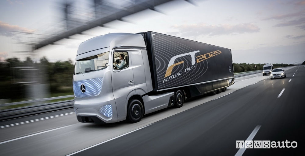 guida autonoma Mercedes-Benz truck