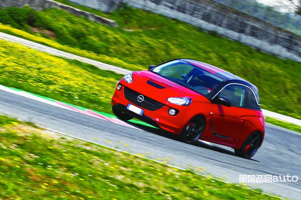 Opel Adam in pista