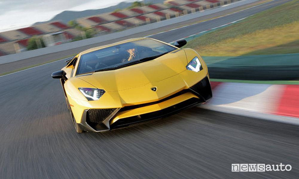 Lamborghini Aventador LP 750-4 SV