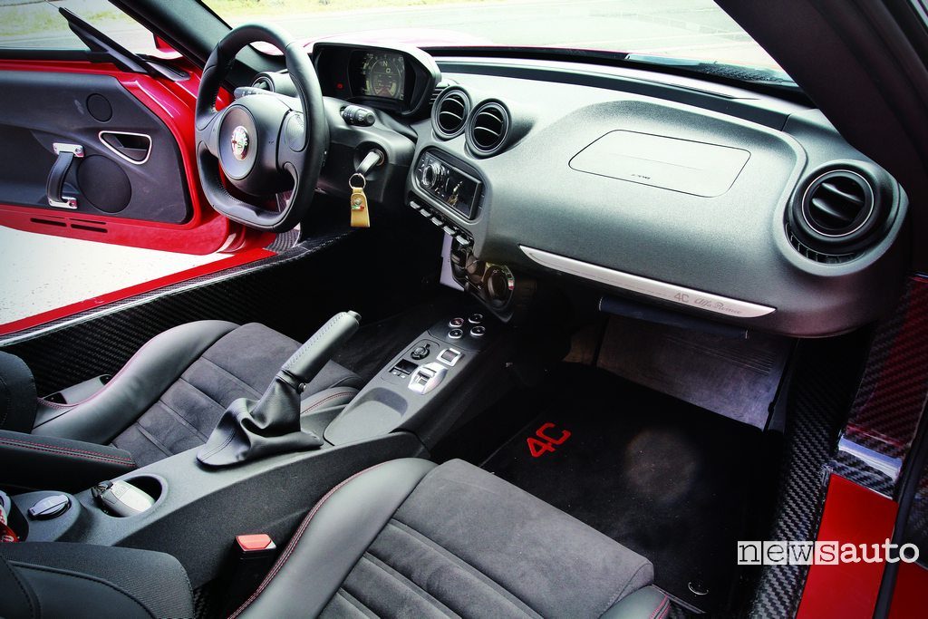 Abitacolo Alfa_Romeo_4C interni