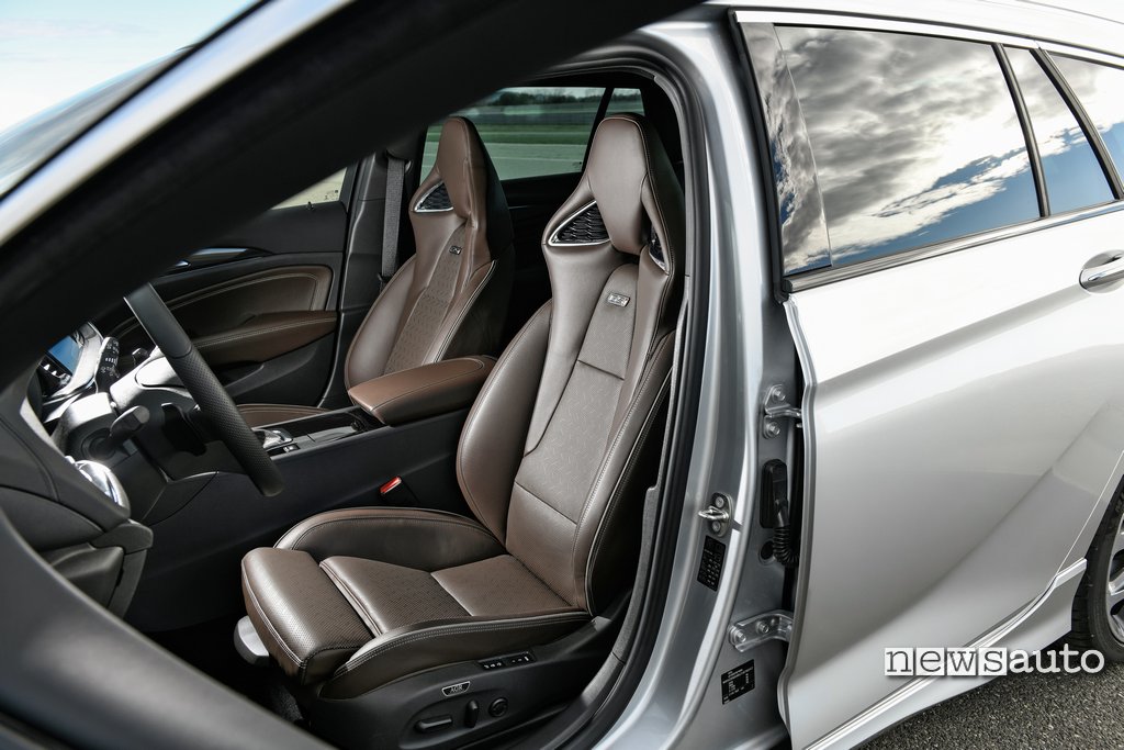 Opel Insignia GSi interni