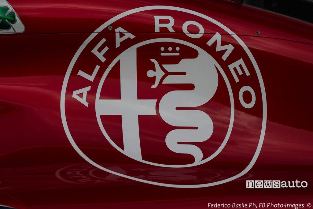 Logo Alfa Romeo Sauber C37