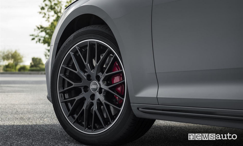 Audi A4 S line Black