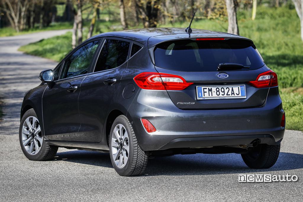 Ford Fiesta 2018 titanium 1.5 diesel 120 cv posteriore