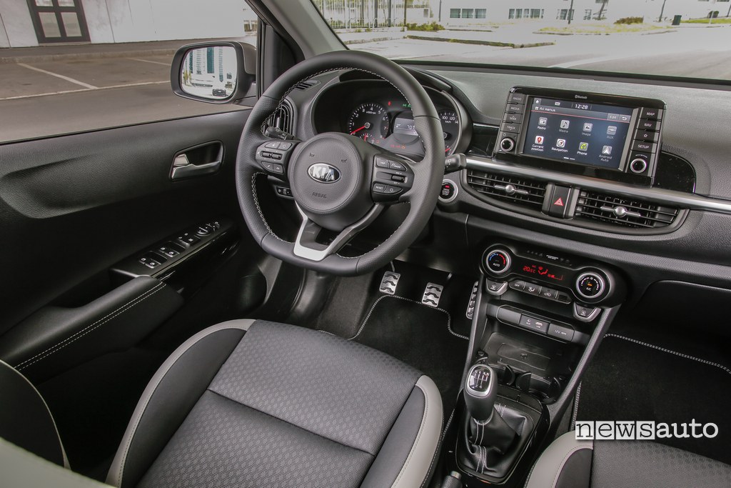 Kia Picanto X Line interni