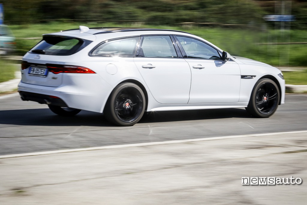 Jaguar xf sportbrake 25d come va