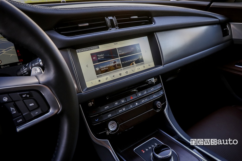 Jaguar xf sportbrake INTERNI