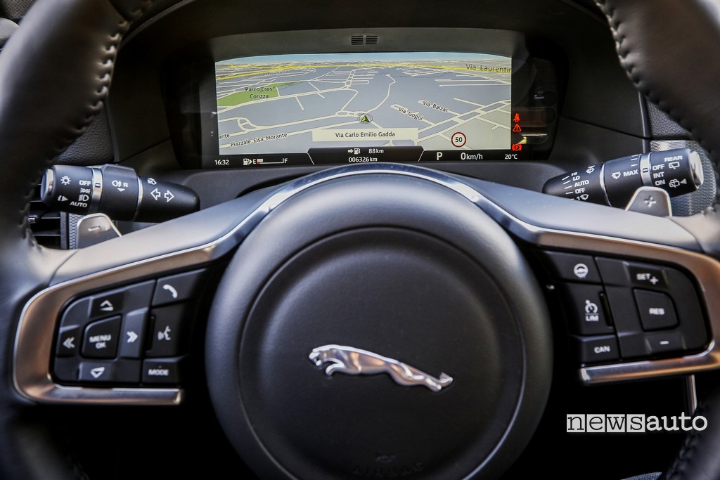 Jaguar xf sportbrake strumentazione digitale