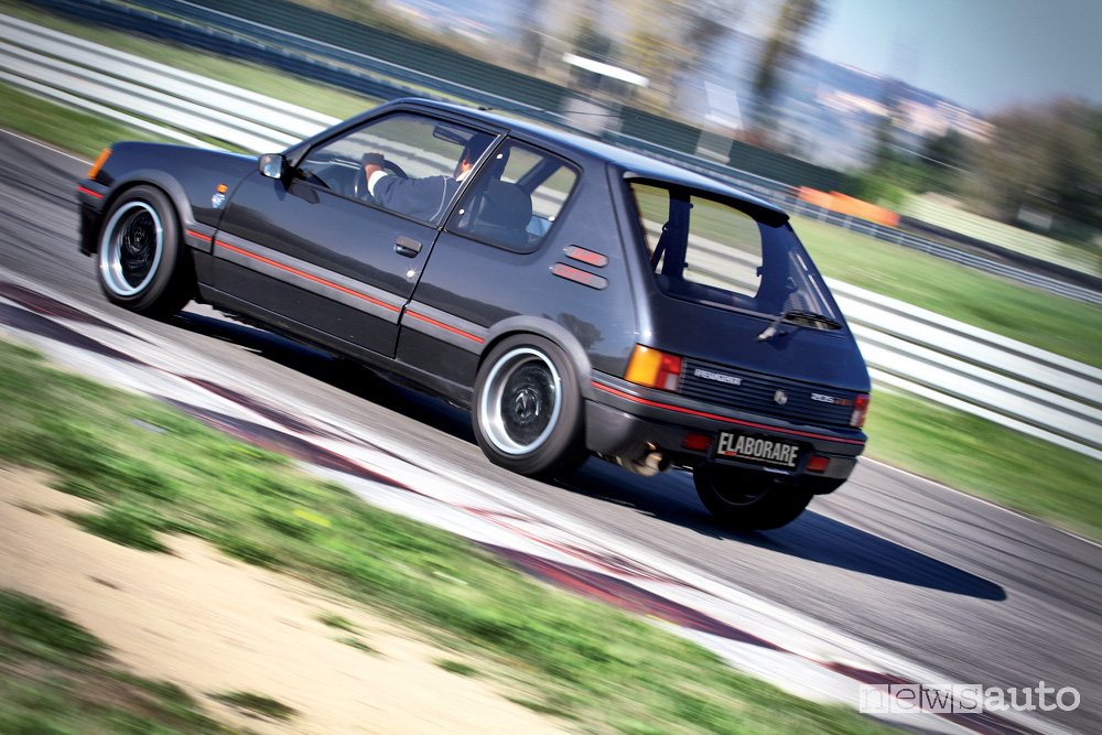 Peugeot 205 Gutmann vista posteriore
