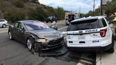 Incidente Tesla guida autonoma contro auto della Polizia