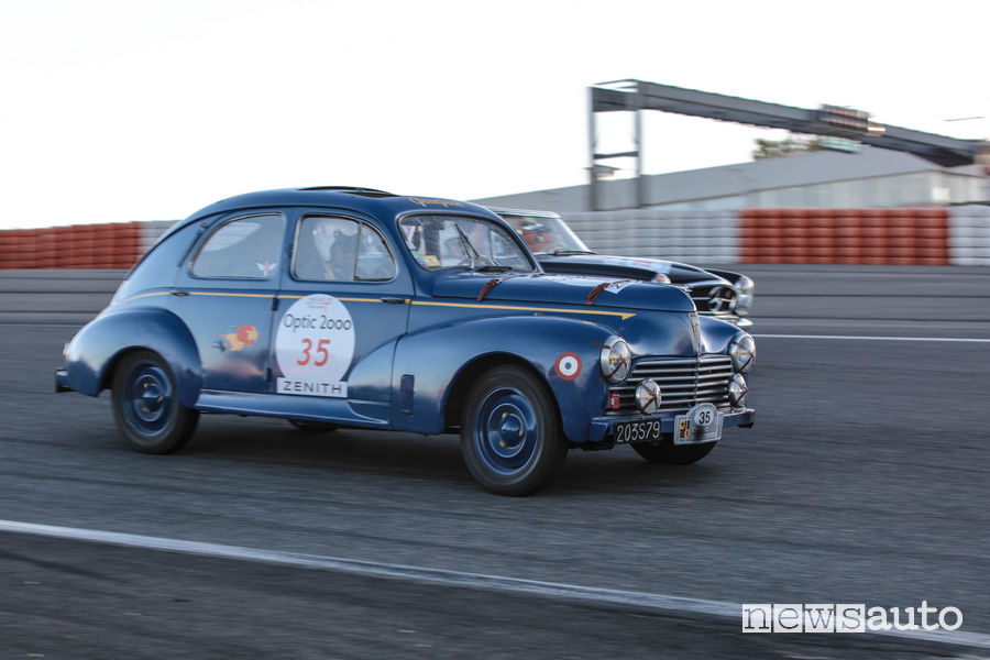 Peugeot 504 berlina gara auto storiche Tour Auto 2018
