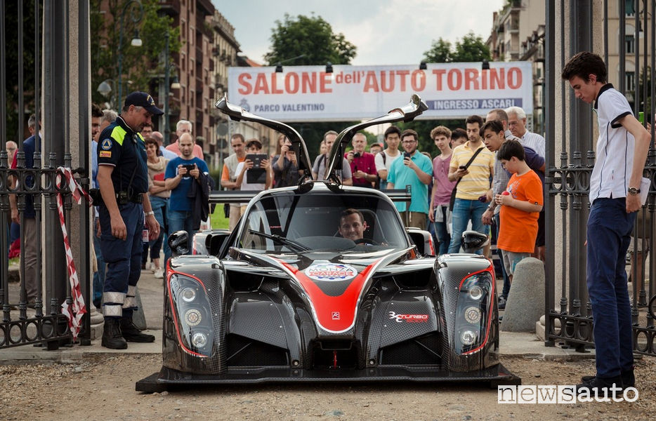 Salone auto Torino Supercar Night Parade