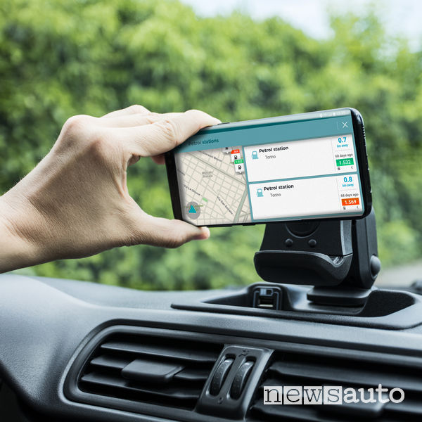Fiat Panda Waze, l'auto integra l'app di navigazione ...