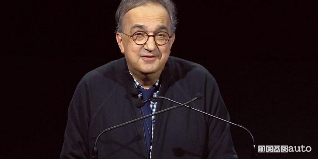 FCA Marchionne cravatta blu
