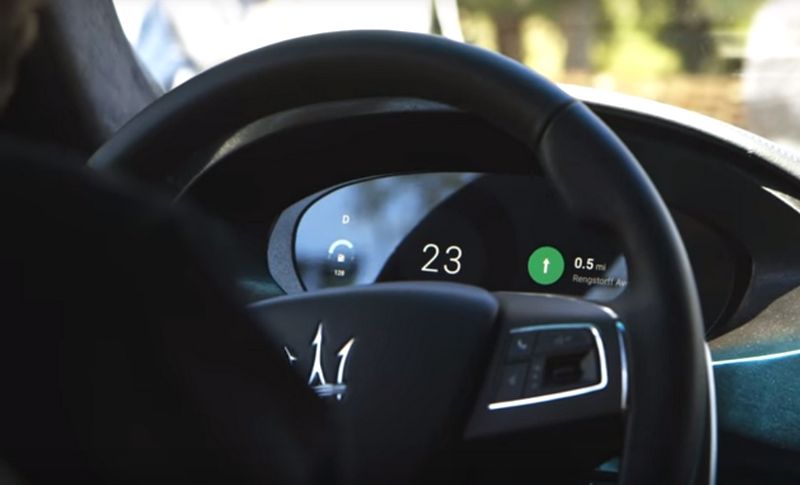 Maserati cockpit guida autonoma