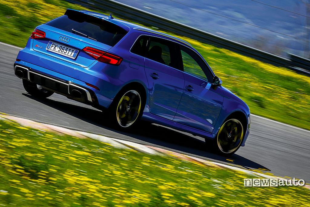 Audi RS3 prova in pista lungo le curve del circuito Isam di Anagni