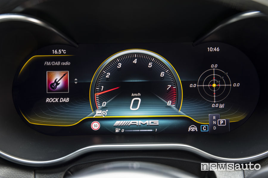 Mercedes-AMG_C 63 quadro strumenti digitale, Mbux, 2019 con accelerometro.