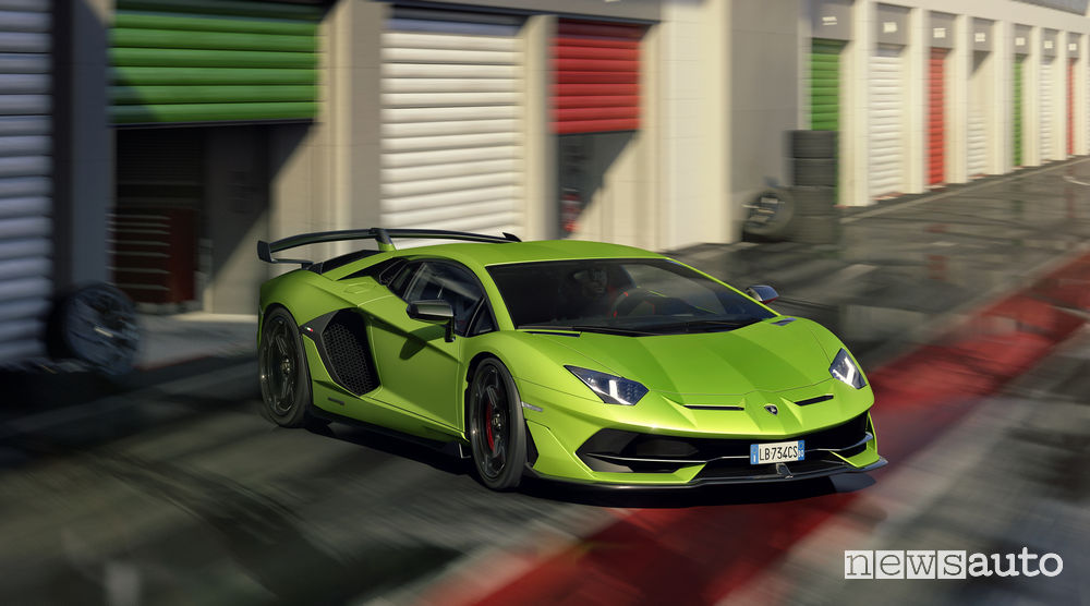 Lamborghini_Aventador SVJ uscita dal box