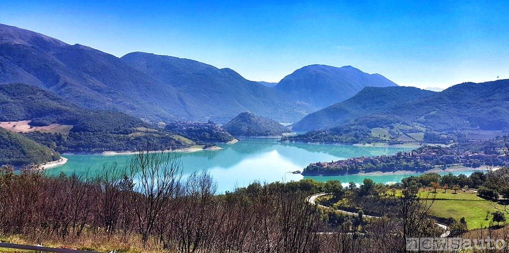 Lago del Turano vista paesi Castel di Tora Colle di Tora