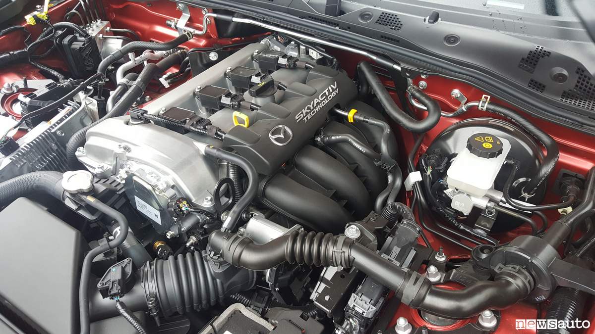 Motore Mazda MX-5 2019 2l 184 cv collettori di aspirazione