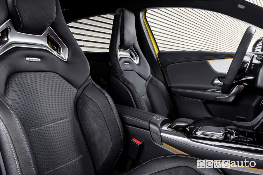Mercedes AMG A 35 4MATIC, sedili anteriori sportivi