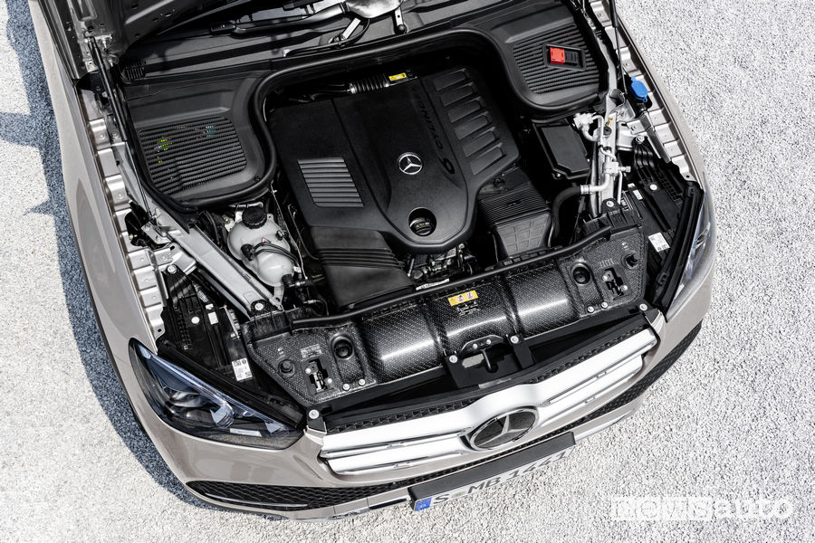 Mercedes-Benz GLE 2019, vano motore
