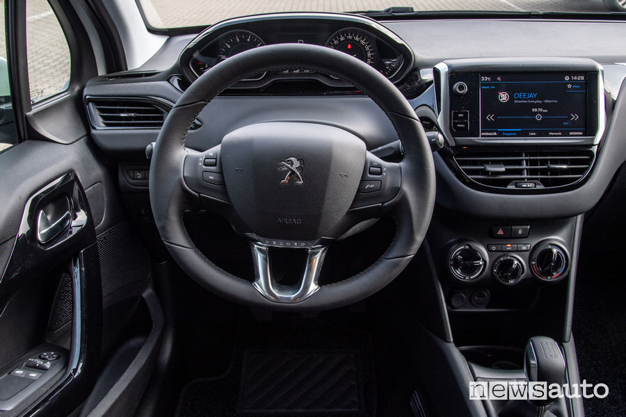 Peugeot 208 Signature, i-Cockpit