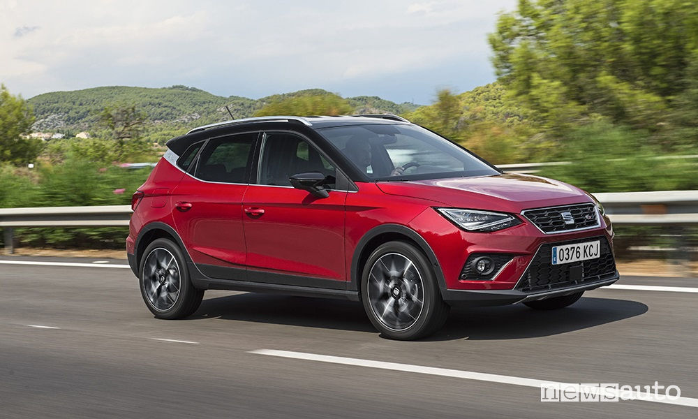 Seat Arona metano TGI FR, vista di profilo