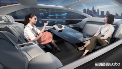 Guida autonoma Volvo 360c interni, ufficio mobile