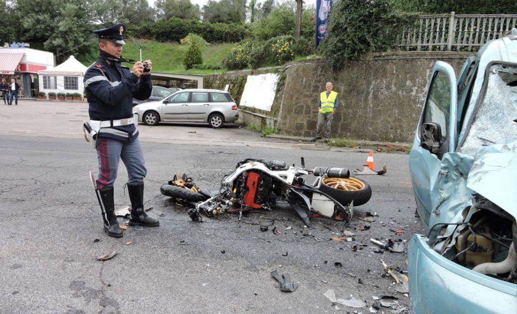 Incidente moto mortale