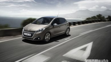 Peugeot 208, vista di profilo