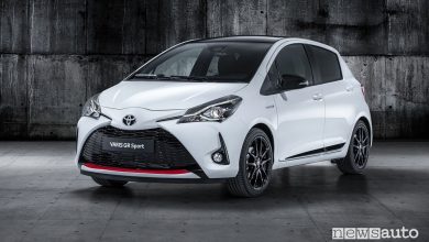 Toyota Yaris GR Sport, vista di profilo