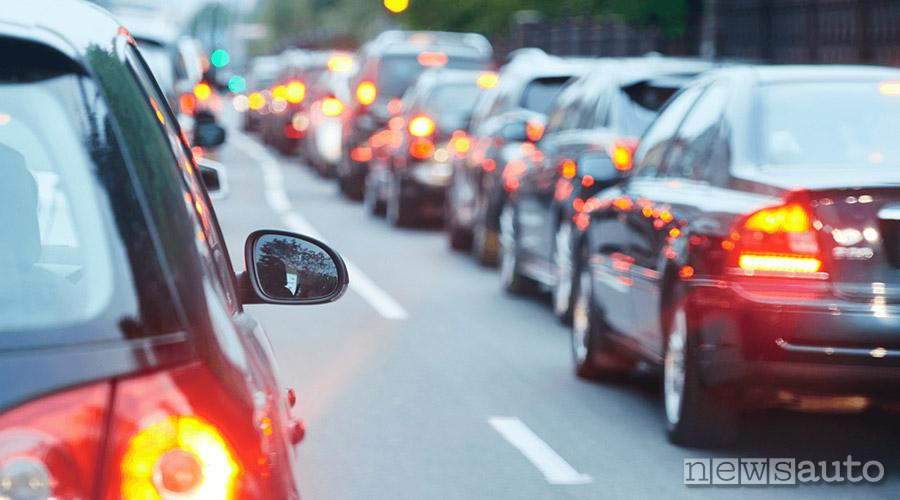 traffico in tempo reale soluzioni per evitarlo app smartphone