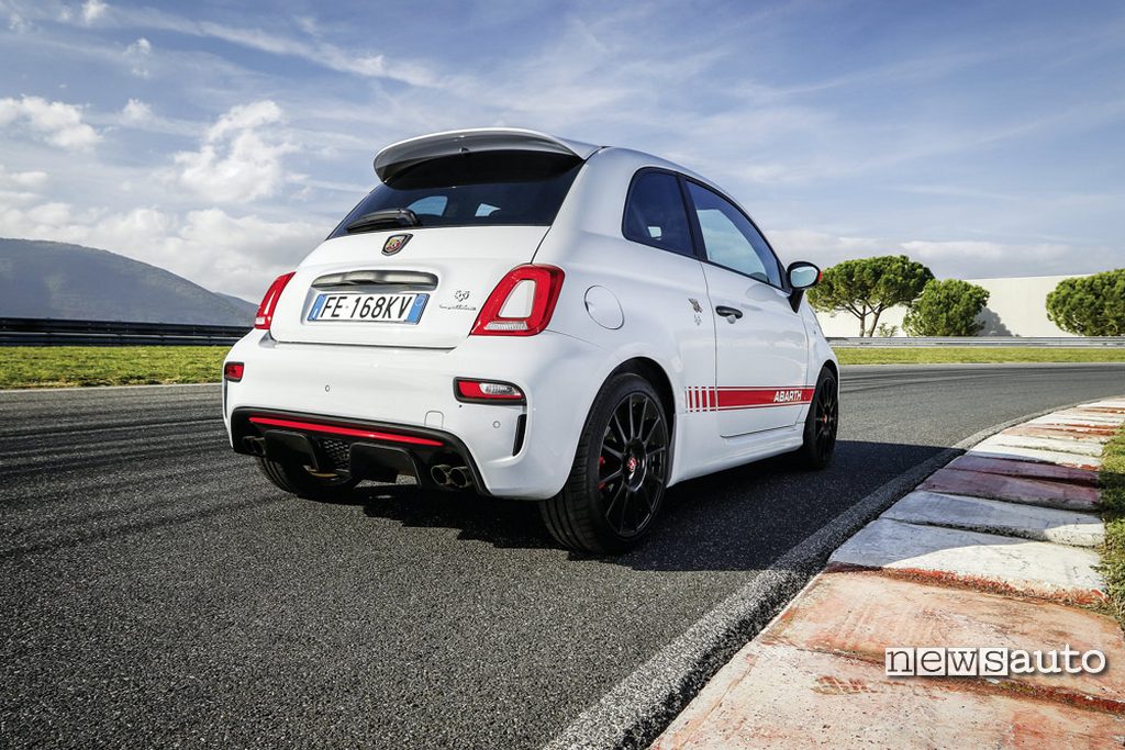 Abarth 595 Competizione vista posteriore