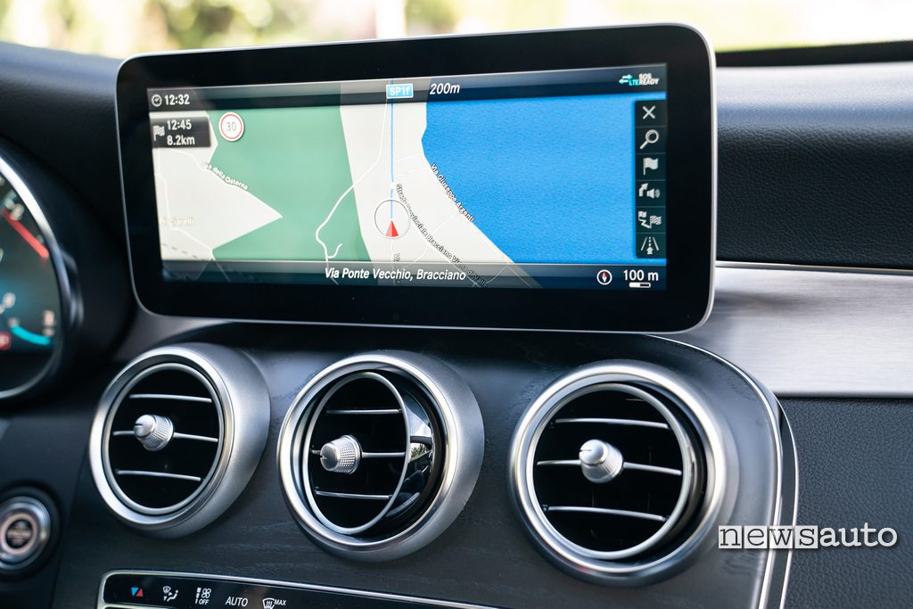 Mercedes Classe C 2018 display da 10.25 pollici
