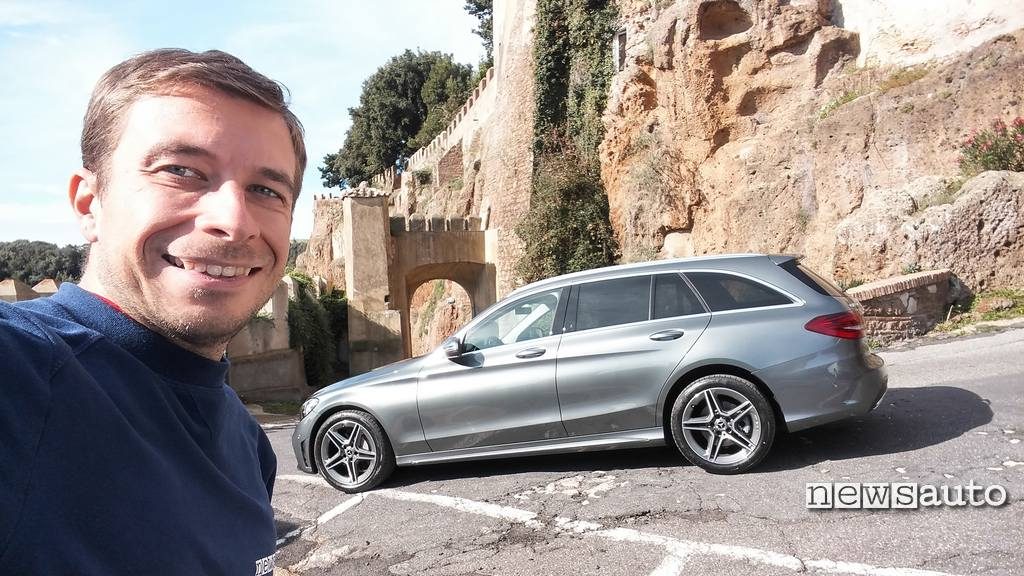 Mercedes Classe C 2018 wagon vista laterale con Marco Paternostro