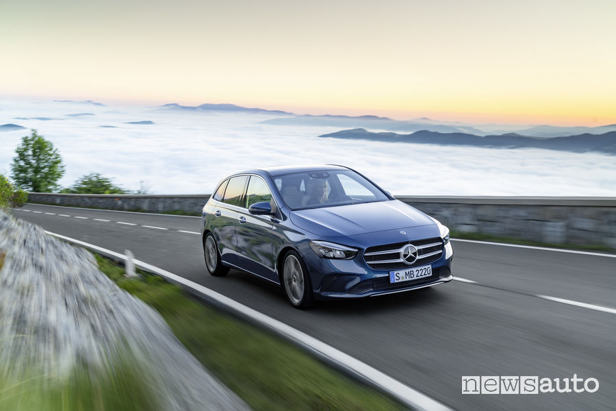 Mercedes-Benz Classe B 2019 blue, vista frontale