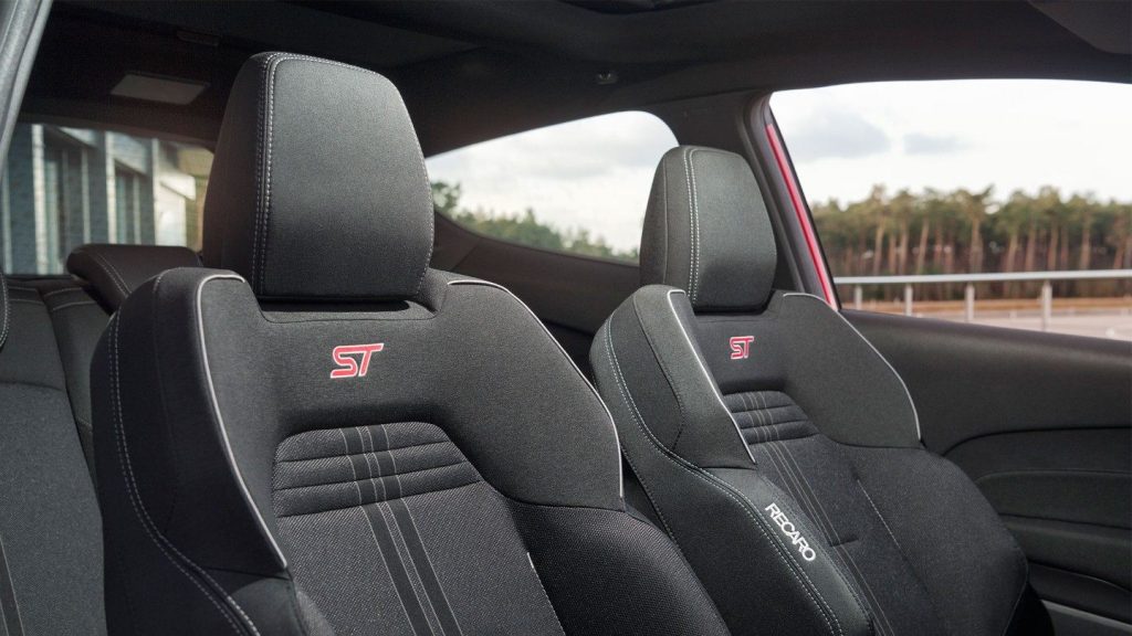 ford-fiestaST-eu-Fiesta_ST_Red_3d_Interior_01_LHD_01a-16x9-2160x1215.jpg.renditions.extra-large