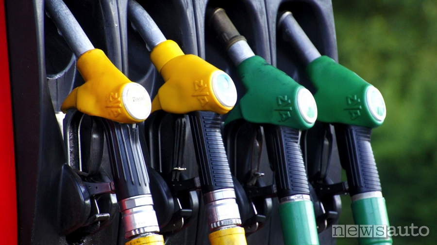 prezzi carburante benzina