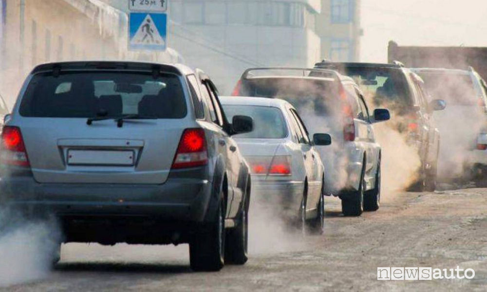 Traffico inquinamento, come ridurlo? Riduzione consumi, riduzione inquinamento come consumare meno