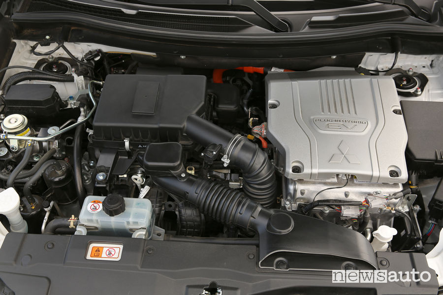 Mitsubishi_Outlander PHEV 2019, vano motore