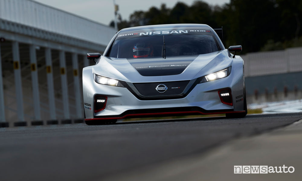 Nissan_Leaf Nismo RC da corsa, vista frontale