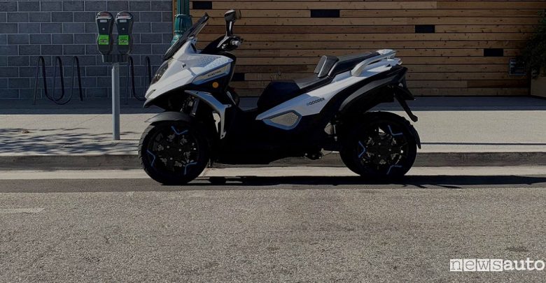 Scooter elettrico a 4 ruote Quadro Vehicles