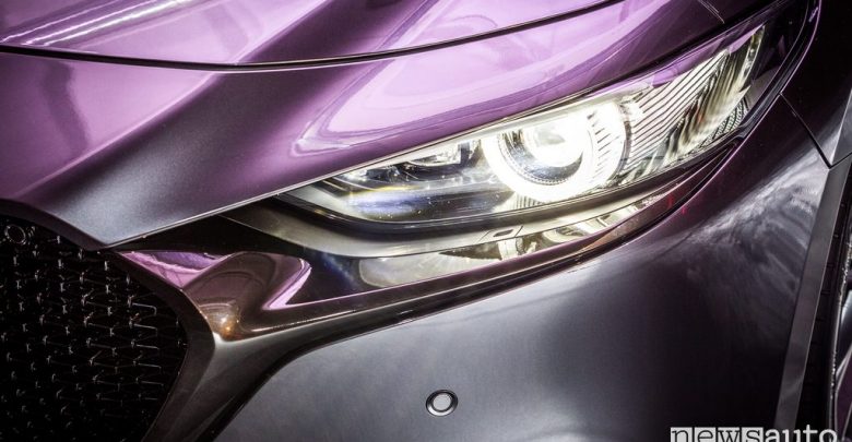 Mazda Mazda3 2019 Faro anteriore