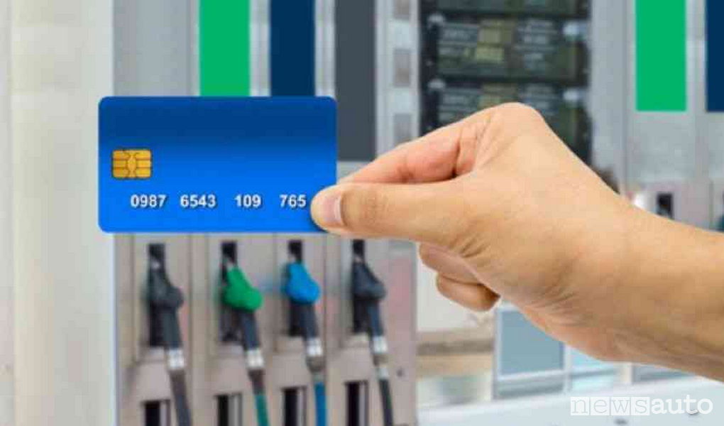stazione di servizio rifornimento carta carburante 2019