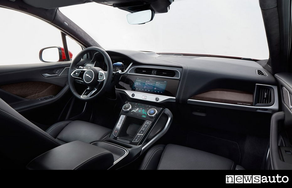 10 auto elettriche più vendute in Italia Jaguar iPace interni