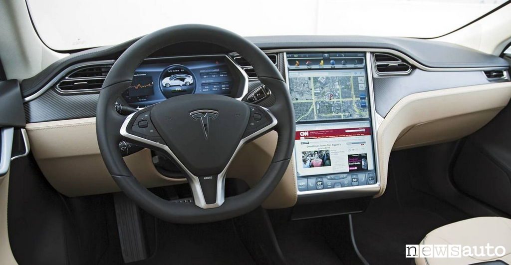Radio DAB+ sulla Tesla e il suo caratteristico display multimediale