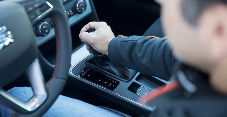 Jordi Gene al volante della Seat Leon 4Drive  Come parcheggiare sulla neve in quale marcia  